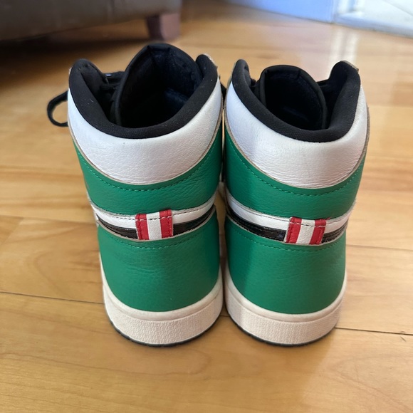 Air Jordan 1 Retro High OG “Lucky Green” - Picture 7 of 14